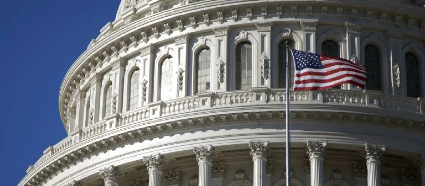 ΗΠΑ: «Πράσινο φως» από το Κογκρέσο για το πακέτο στήριξης της οικονομίας ύψους 900 δισ. δολαρίων